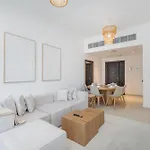 Contemporary 2-Bedroom Apartment In Silverene