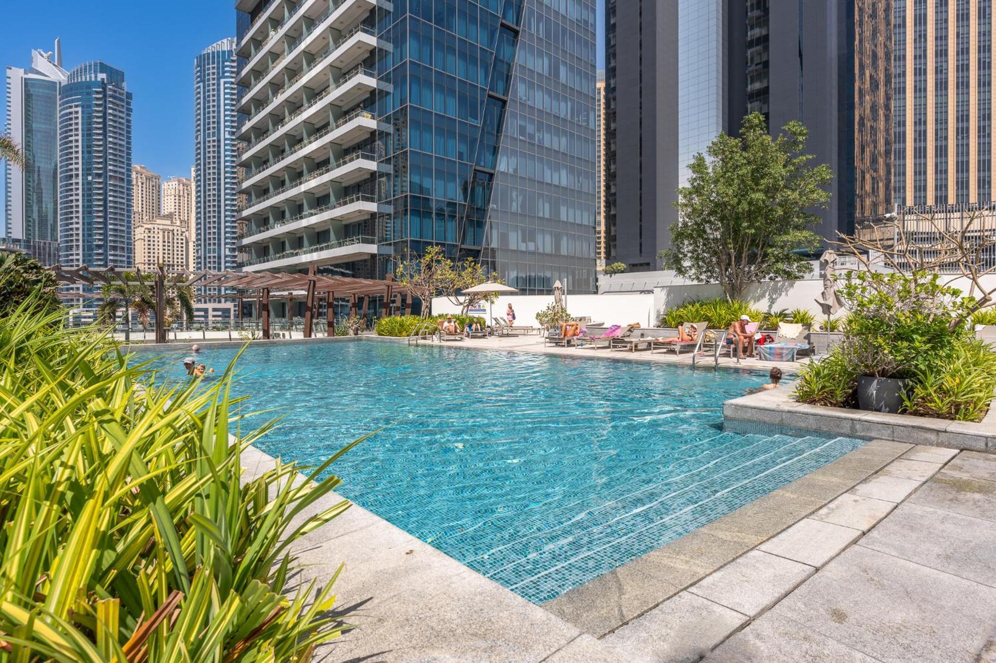 Contemporary 2-bedroom In Silverene Apartment *