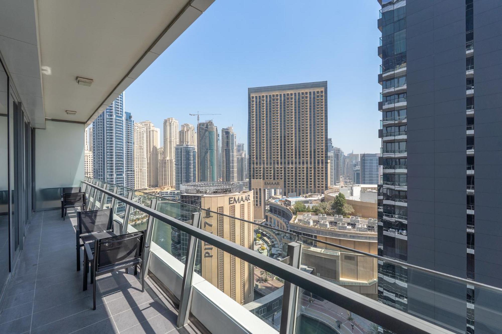 Apartment Contemporary 2-bedroom In Silverene Dubai