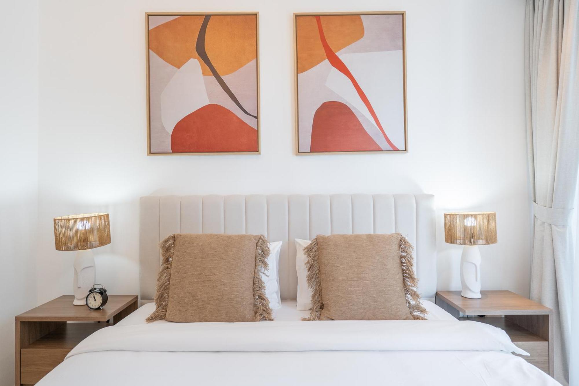 Contemporary 2-bedroom In Silverene Apartment