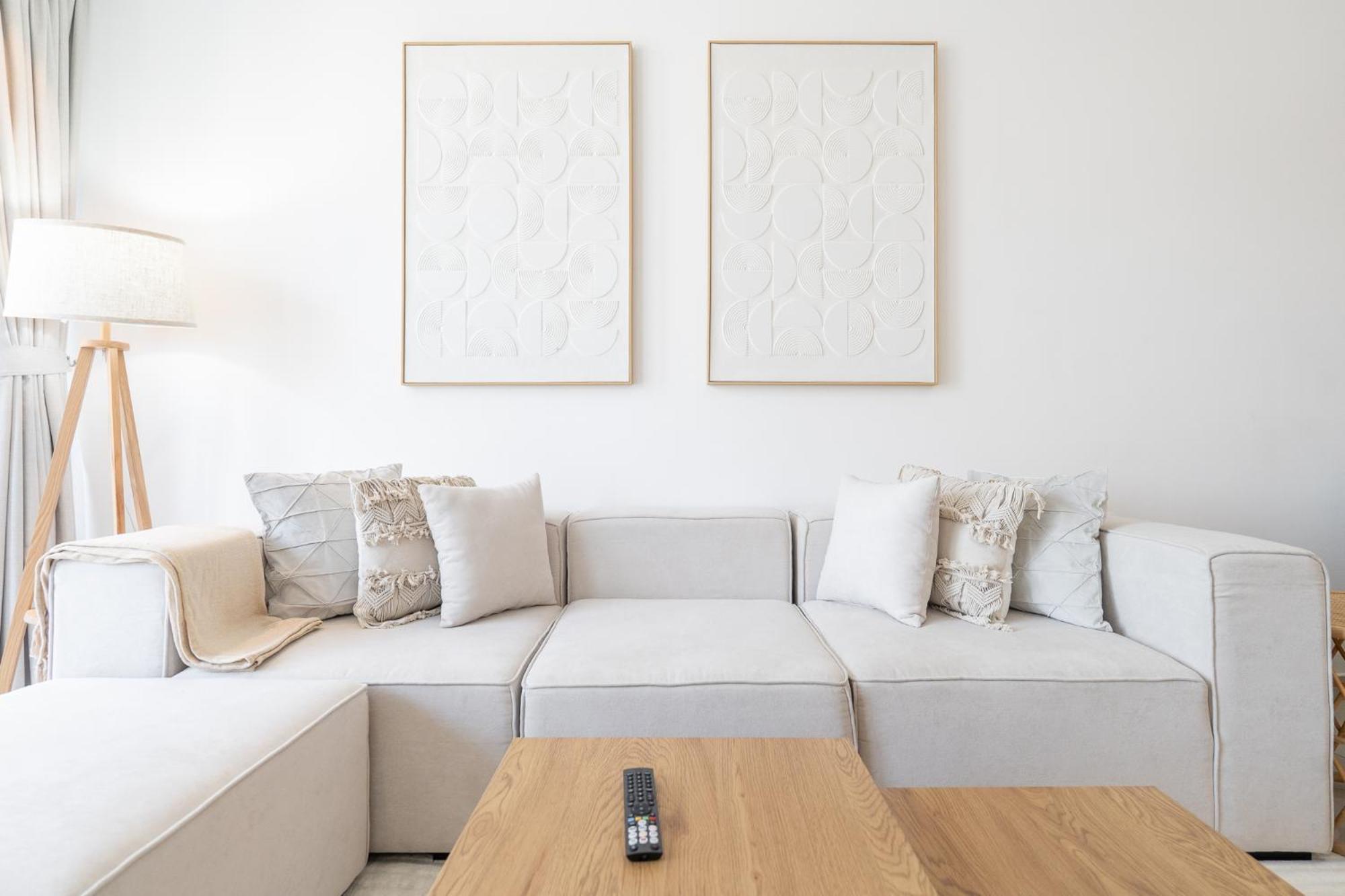 Contemporary 2-bedroom In Silverene * Dubai
