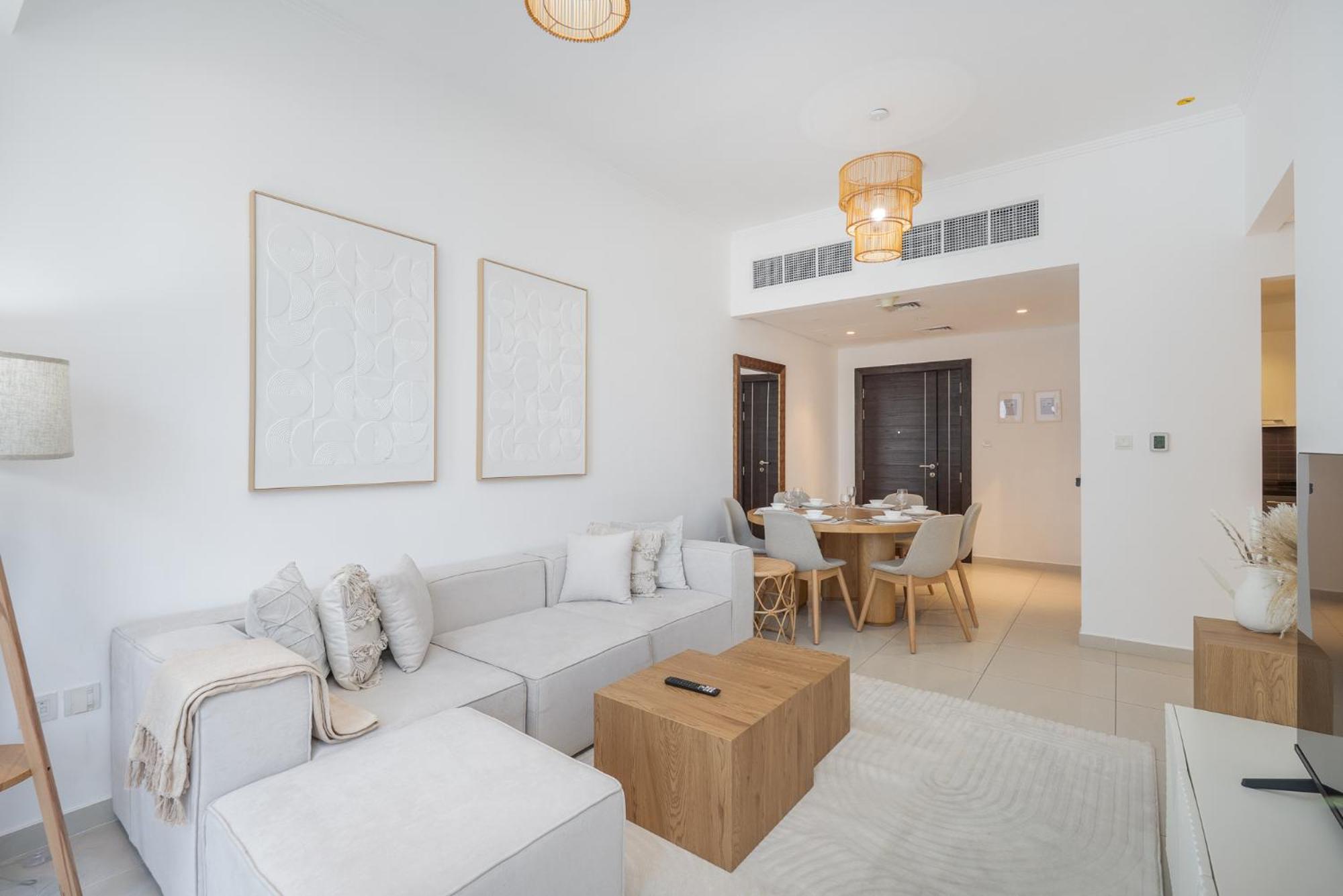 Contemporary 2-bedroom In Silverene Apartment