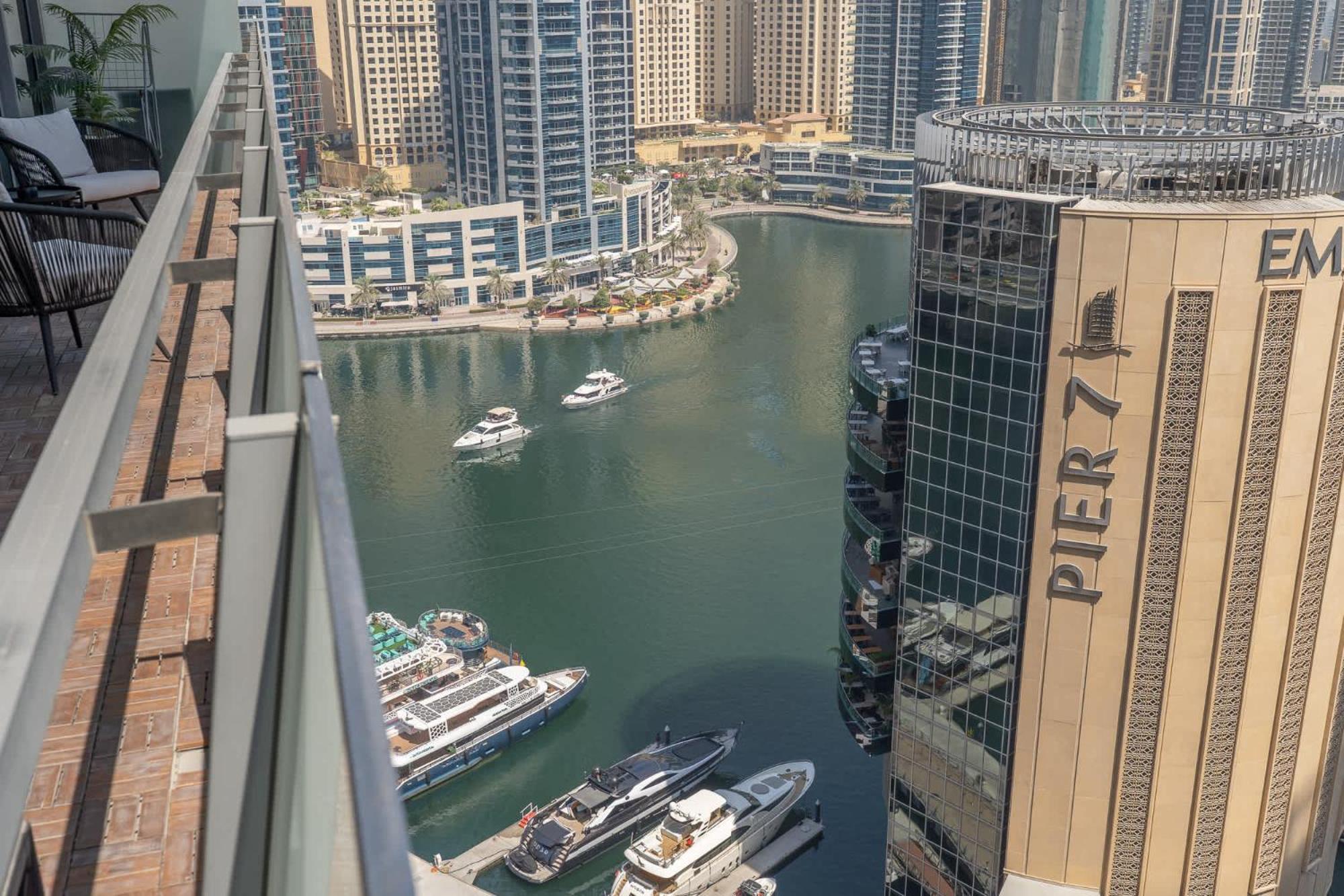 Apartment Contemporary 2-bedroom In Silverene Dubai