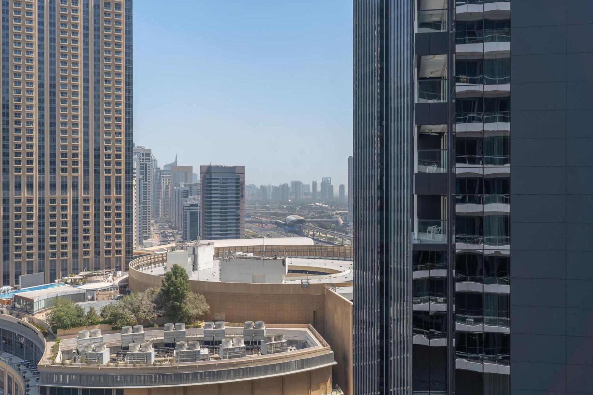 Contemporary 2-bedroom In Silverene Apartment Dubai