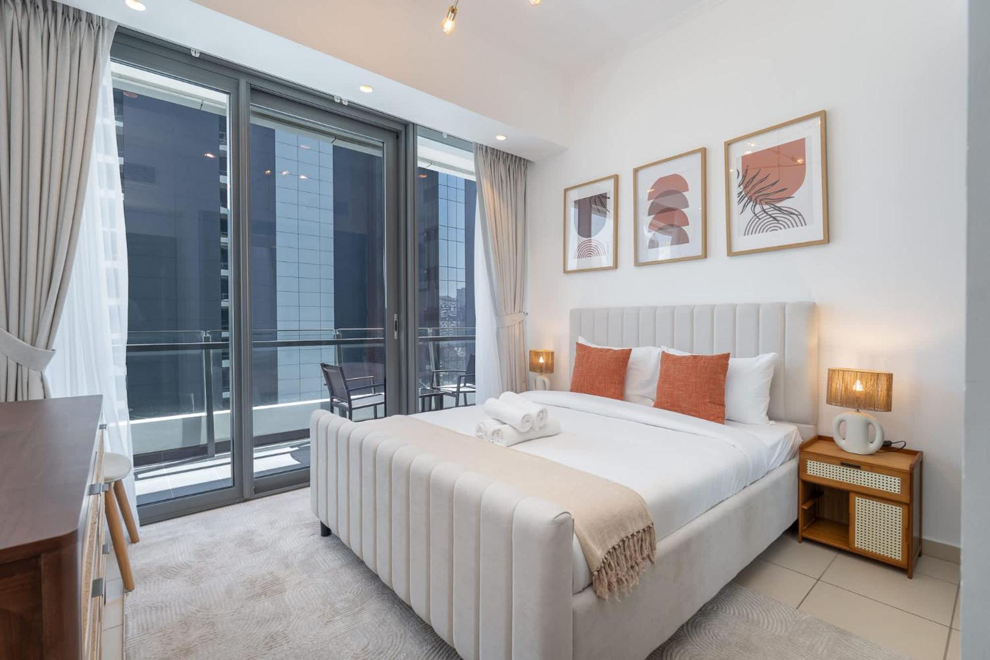 Contemporary 2-bedroom In Silverene Apartment