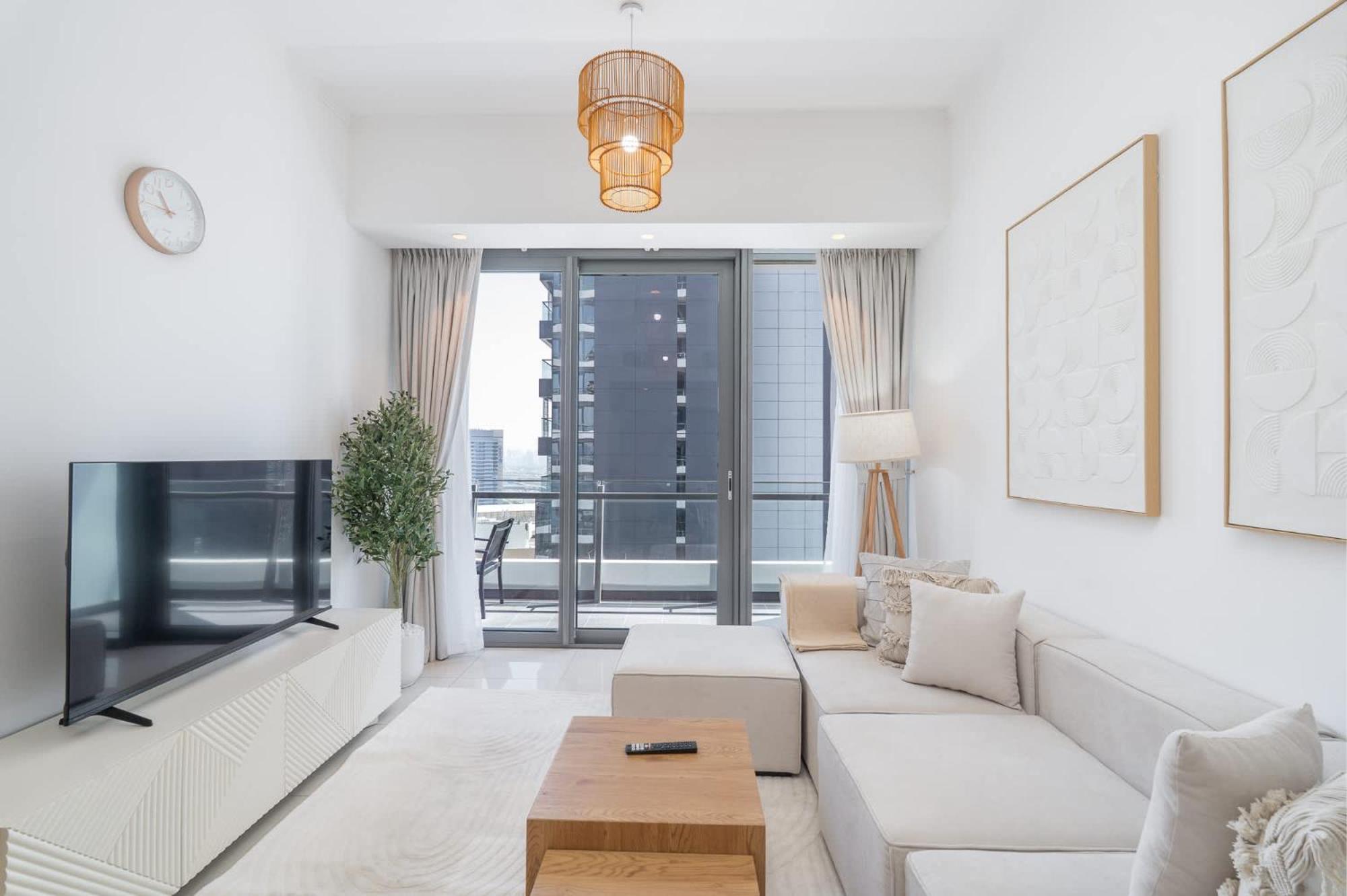 Apartment Contemporary 2-bedroom In Silverene Dubai